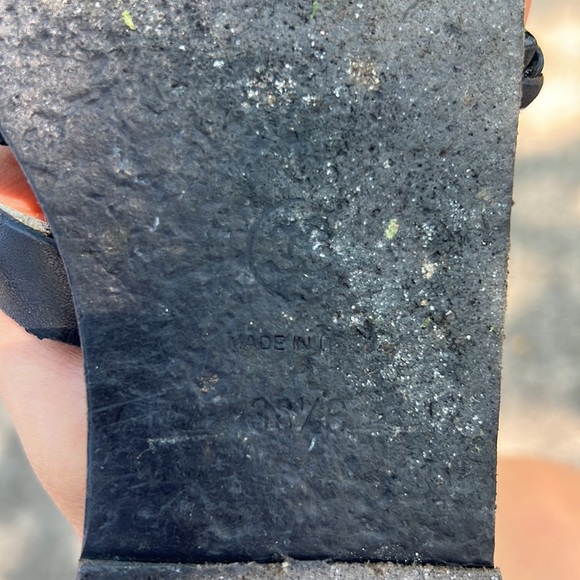 Authentic Channel chain flip flops, limited addition, purchased in Italy - Picture 6 of 6